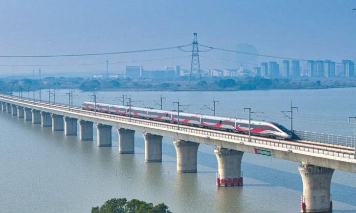 The Nanjinger - Jiangsu Railways See 1 Million Passengers in 1 Day after Lantern Festival