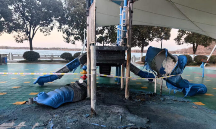 The Nanjinger - Playground in Zhenjiang Burnt to a Crisp by Young Boys Playing with Fire