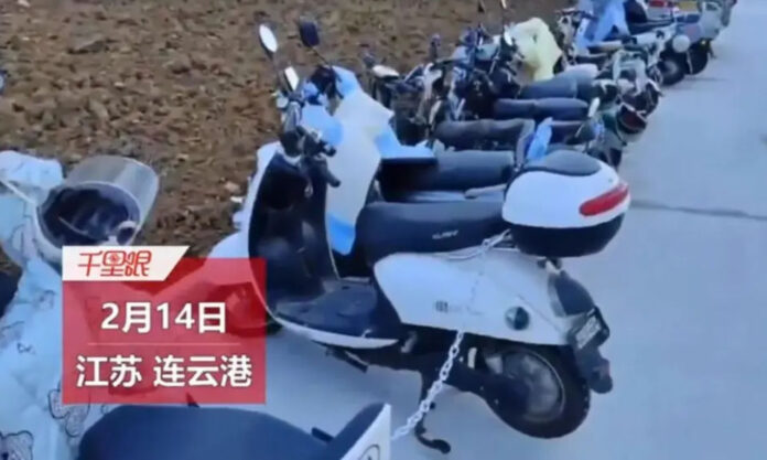 The Nanjinger - School in Lianyungang Bans E-bikes; Chains Students’ Vehicles Together