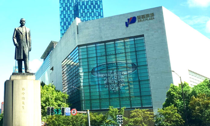 The Nanjinger - What’s the Top Performing Shopping Mall in China? Nanjing’s Deji Now #1!