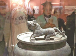 The Nanjinger - Xuzhou Museum Draws in Crowds to See Artefacts from Civilisation Questioned as Alien