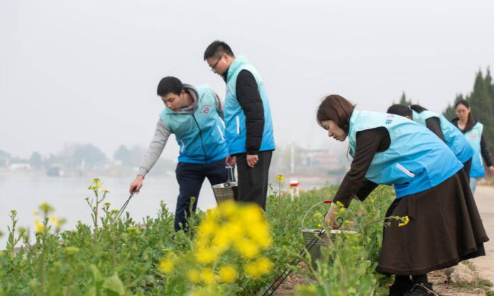 The Nanjinger - 47th China Tree Planting Day Marked in Huai’an by Volunteers Greening Grand Canal