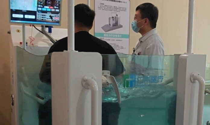 The Nanjinger - Underwater Treadmill Launched by Hospital in Suzhou; Weight Loss no Longer Boring