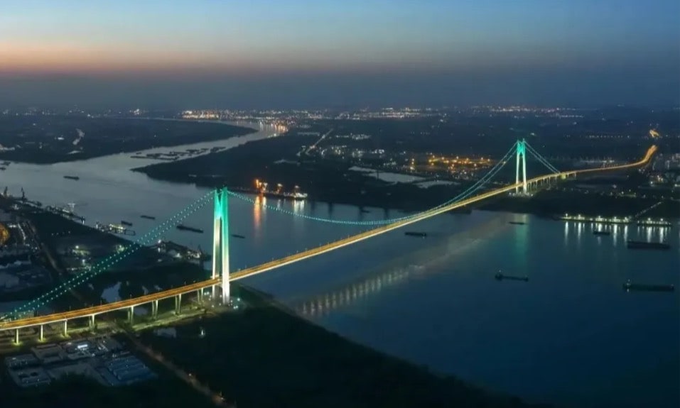 The Nanjinger - Nanjing’s Latest Bridge across Yangtze River Lit up ahead of June Opening