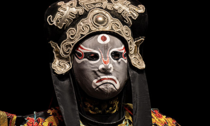 The Nanjinger - Chinese Opera Demystified (2) Art on the Face