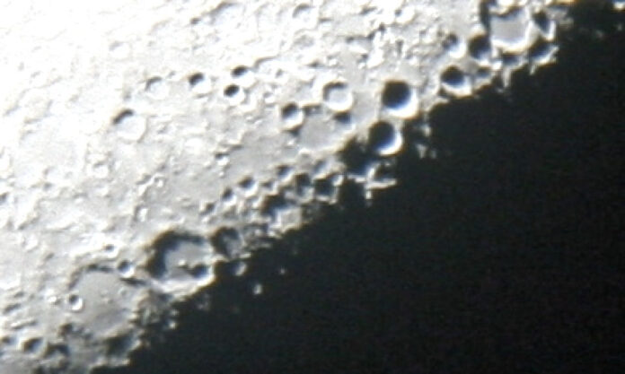 The Nanjinger - Veteran Astronomy Enthusiast in Yancheng Lucky to Capture both Lunar X & V