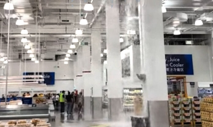 The Nanjinger - Watch it Pour with Rain INSIDE Sam’s Club Store in Nanjing