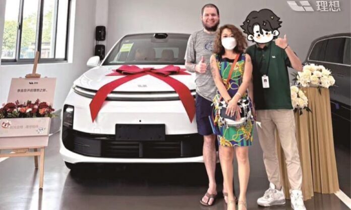 The Nanjinger - American becomes 1st Foreigner to Buy Car in Wuxi using Passport