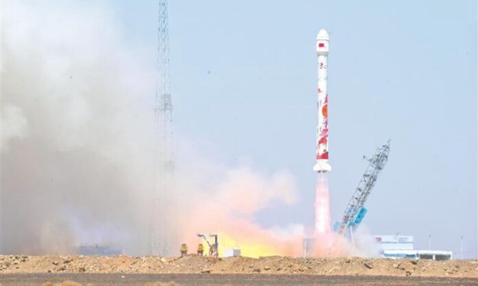 The Nanjinger - Cryogenic Liquid Fueled Rocket Launches 6 Satellites into Earth Orbit out of Wuxi