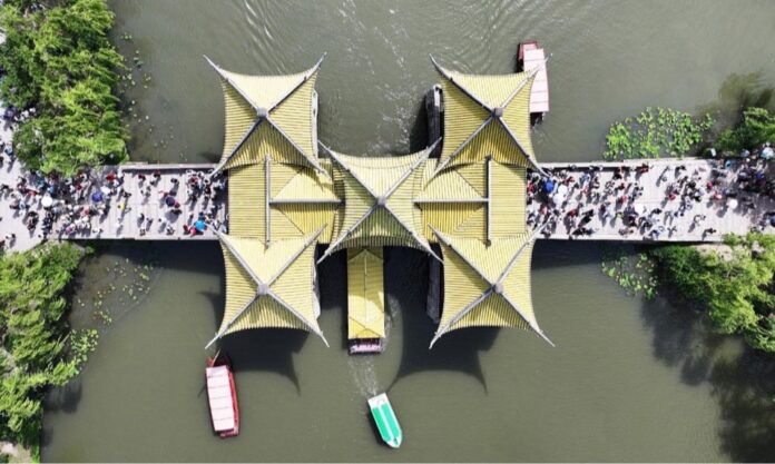 The Nanjinger - Visitors to Scenic Spots in Yangzhou Exceed 10 Million for 1st Time in History
