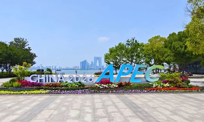 The Nanjinger - Suzhou Slips Into Its APEC Costume and Waits for the World