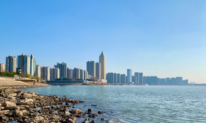 The Nanjinger - Wuhu From Rice Barges and Treaty Ports to Cars and Monorails