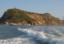 The Nanjinger - Jinzhou; the Lure of Tides, Temples and a Vanishing Bridge