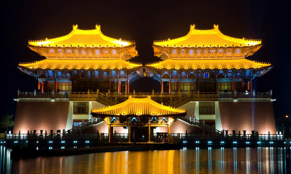 The Nanjinger - The Nanjinger - Kaifeng; Water, Walls, and the Slightly Stubborn Mood of an Old Capital