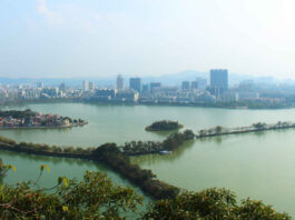 The Nanjinger - Zhaoqing; the City Where Europeans Arrived Dressed as Buddhist Monks