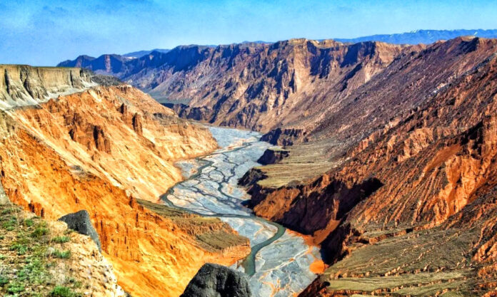The Nanjinger - Bayannur; the Irrigated Desert of Sunflowers, a Drainage Lake and Rock Art