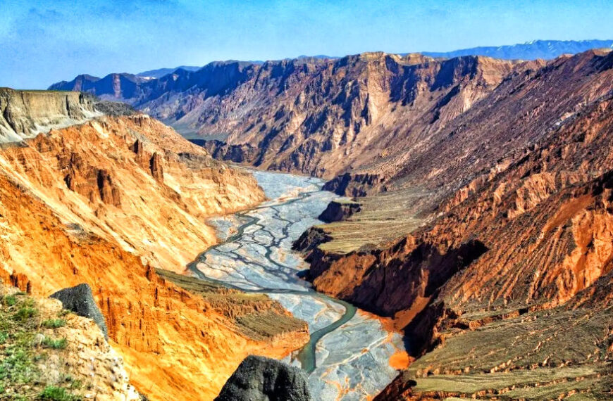The Nanjinger - Bayannur; the Irrigated Desert of Sunflowers, a Drainage Lake and Rock Art