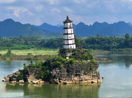 The Nanjinger - Chongzuo; the Border City of Sugar, Rock Paintings and a 100,000-Year-Old Jaw