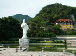 The Nanjinger - Hechi; the Karst City that Grows More Silkworm Cocoons than Any Other