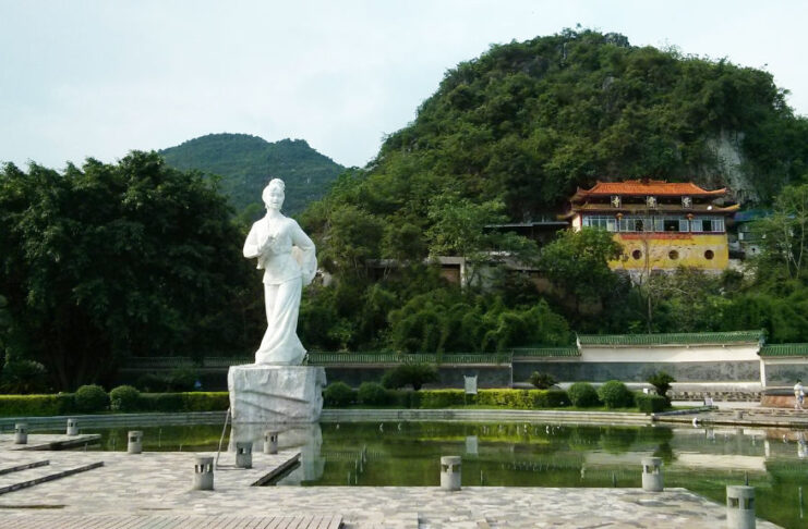 The Nanjinger - Hechi; the Karst City that Grows More Silkworm Cocoons than Any Other