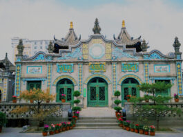 The Nanjinger - Hohhot; the Blue City of Two Scripts, Old Temples and China's Dairy Capital