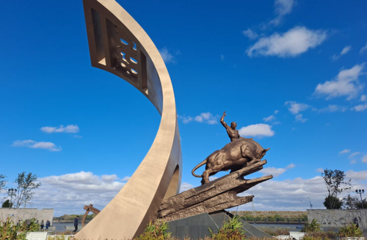 The Nanjinger - Jiamusi; the River Town where the Happy Steps Dance Began