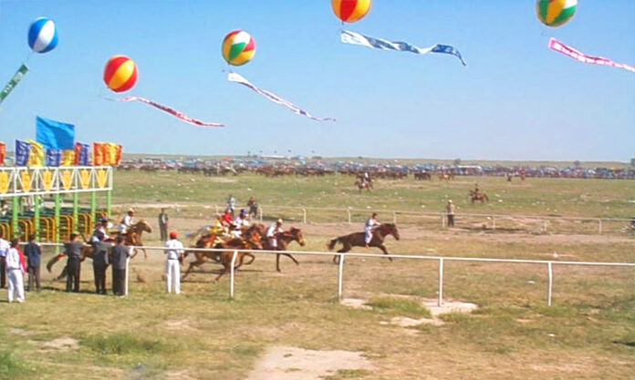 The Nanjinger - Tongliao; Silica Sand, Mongolian Medicine and a Naadam on the Grass