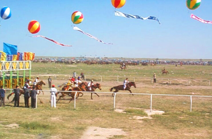 The Nanjinger - Tongliao; Silica Sand, Mongolian Medicine and a Naadam on the Grass