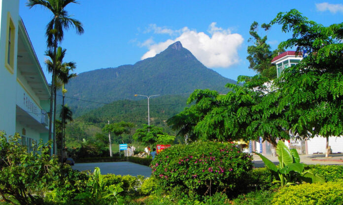 The Nanjinger - Wuzhishan; Hainan's Mountain City, Renamed because Letters Could Not Find It